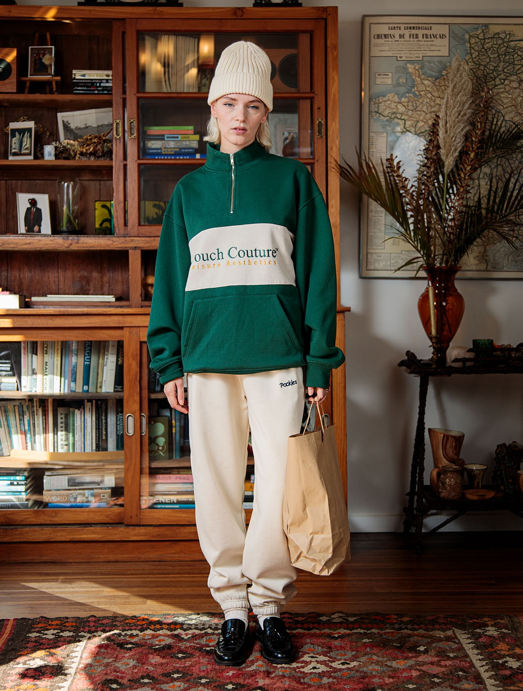 Julie: 174CM wearing size M.