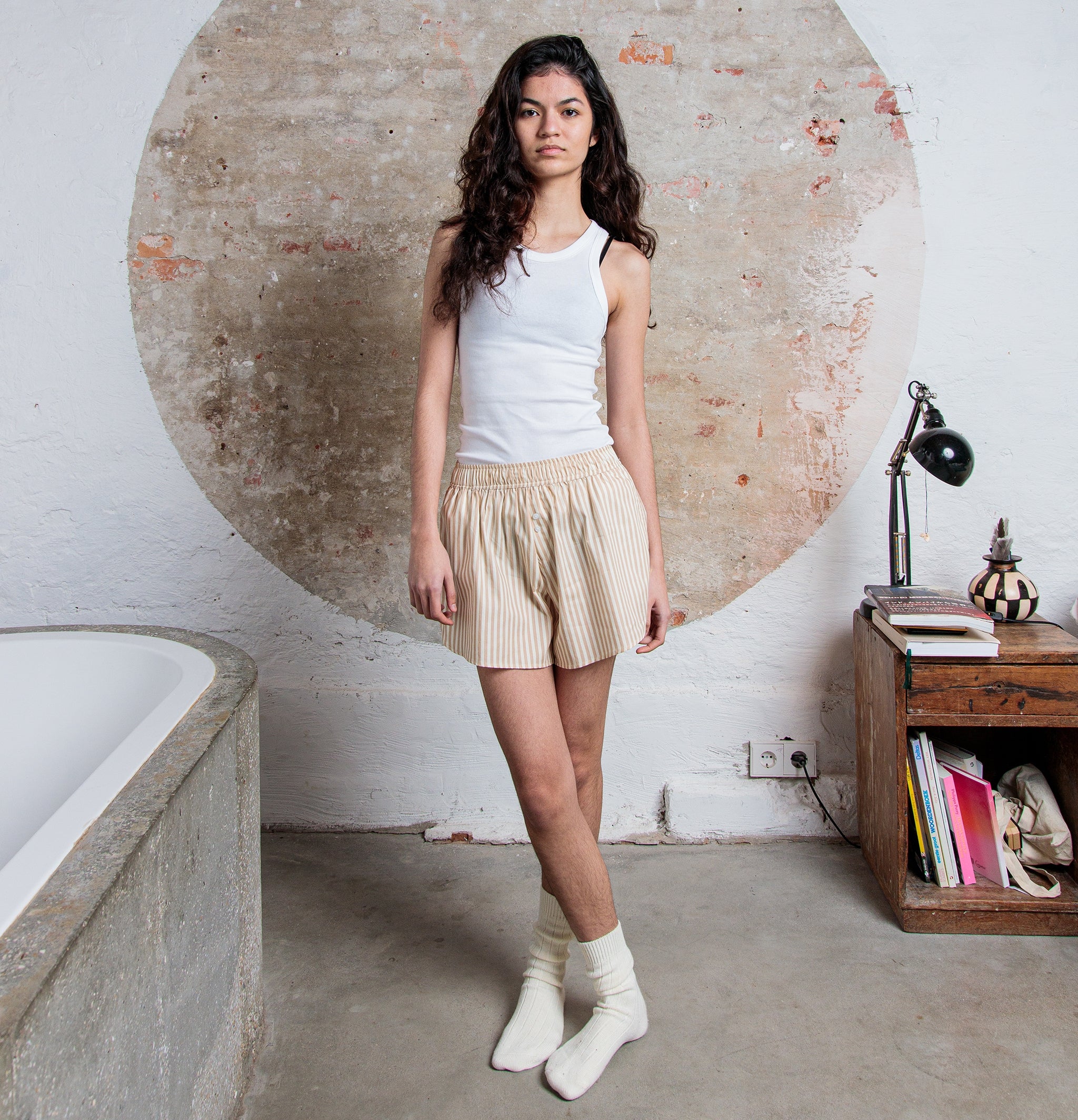 Lois: 172CM/5'8 wearing size M.