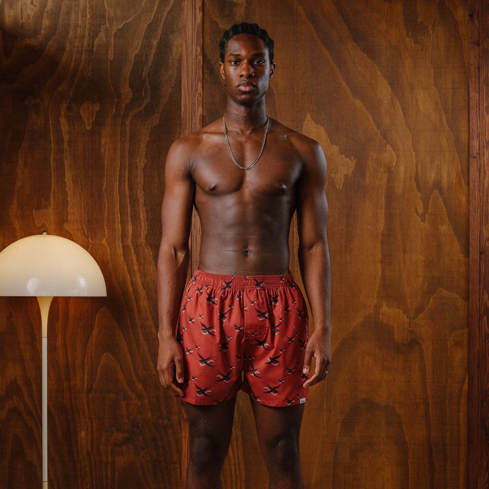 Daniel: 186CM//6'1/80KG wearing size L.