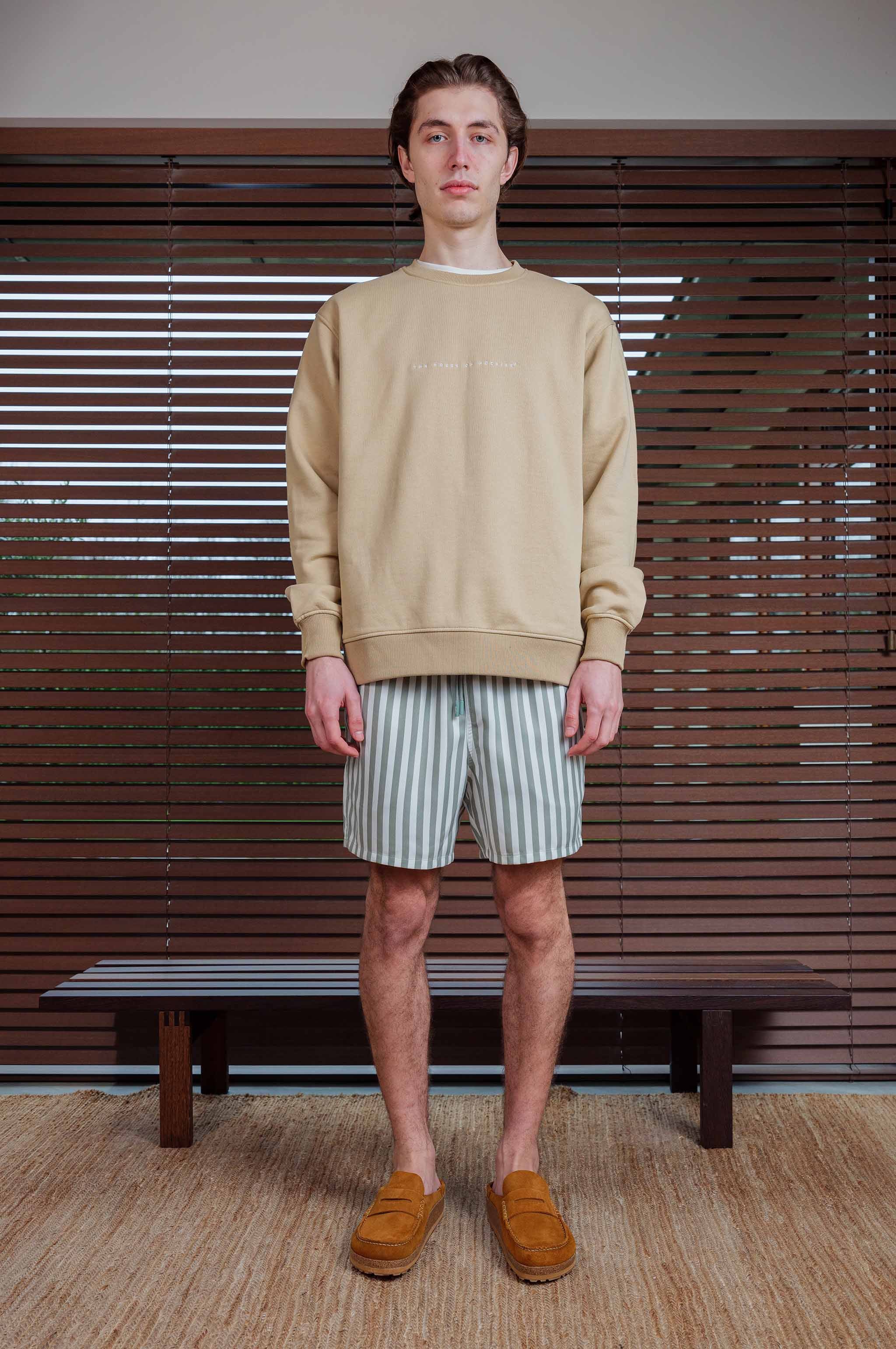 Zach: 188CM/6'2 wearing size L.